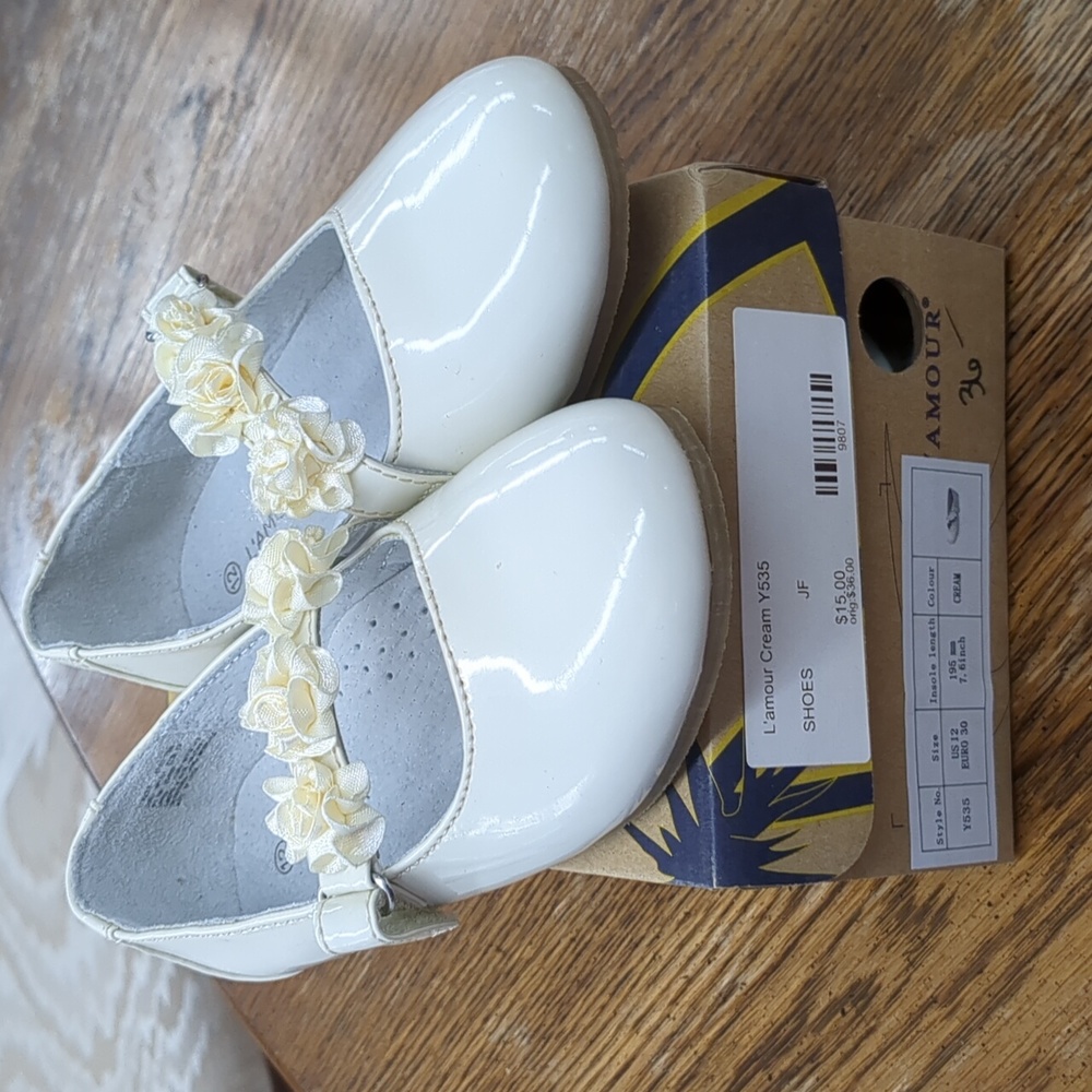 Lamour Cream shoes